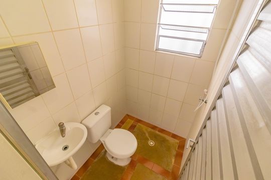 Banheiro de casa para alugar com 1 quarto, 50m² em Conjunto Residencial Jardim Canaa, São Paulo