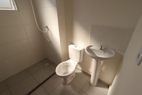 Banheiro de apartamento para alugar com 2 quartos, 43m² em Quintino Facci Ii, Ribeirão Preto