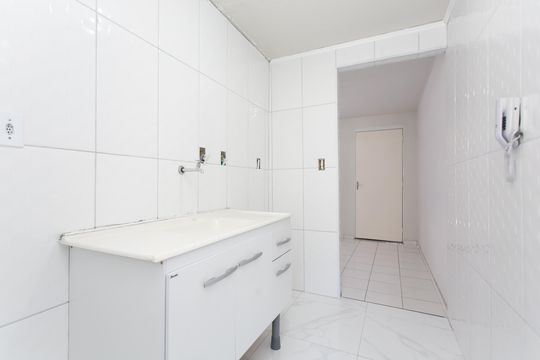 Cozinha de apartamento à venda com 2 quartos, 44m² em Conjunto Residencial José Bonifácio, São Paulo