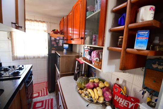 Cozinha de apartamento à venda com 2 quartos, 44m² em Conjunto Habitacional Edivaldo Antônio Orsi, Campinas