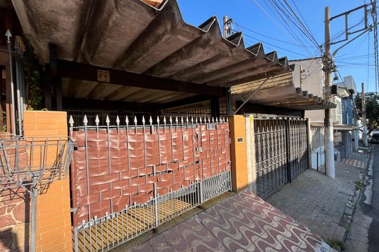Fachada de casa à venda com 2 quartos, 128m² em Jardim S Kemel, São Paulo