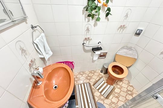 Banheiro de casa à venda com 2 quartos, 128m² em Jardim S Kemel, São Paulo