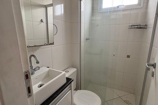 Banheiro de apartamento para alugar com 2 quartos, 65m² em Parque Industrial, São José dos Campos