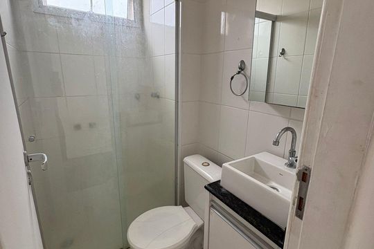 Banheiro de apartamento para alugar com 2 quartos, 65m² em Parque Industrial, São José dos Campos
