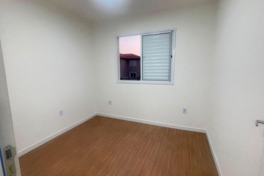 Quarto Secundário de casa de condomínio para alugar com 2 quartos, 60m² em Jardim dos Pereiras (caucaia do Alto), Cotia