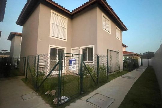 Casa de Condomínio para alugar com 2 quartos, 60m² em Jardim dos Pereiras (caucaia do Alto), Cotia
