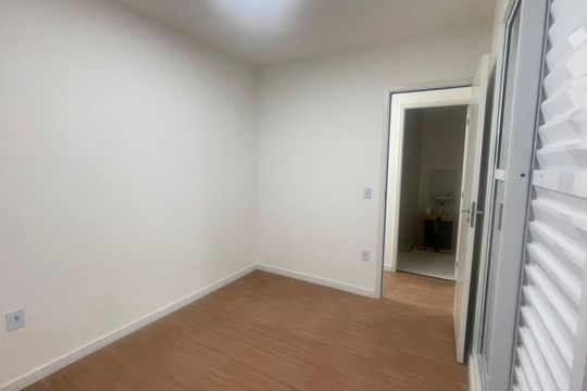 Quarto principal de casa de condomínio para alugar com 2 quartos, 60m² em Jardim dos Pereiras (caucaia do Alto), Cotia