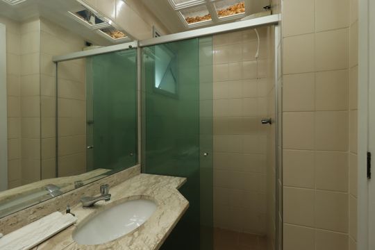 Banheiro Social de apartamento à venda com 3 quartos, 95m² em Vila Sao Pedro, Santo André