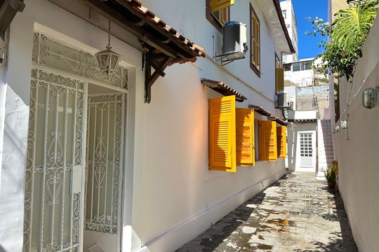 Casa à venda com 4 quartos, 170m² em Humaitá, Rio de Janeiro