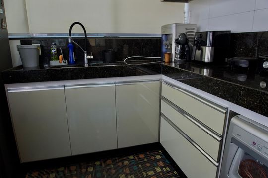 Cozinha - Armários de apartamento para alugar com 3 quartos, 144m² em Calafate, Belo Horizonte