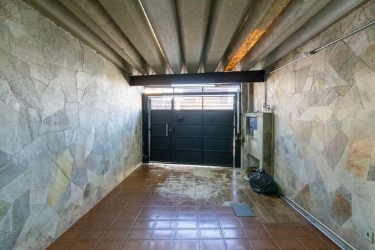 Garagem de casa à venda com 2 quartos, 94m² em Parque Jabaquara, São Paulo