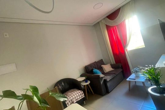 Sala de apartamento para alugar com 2 quartos, 42m² em Jardim Central, Cotia