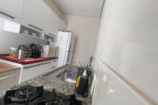 Cozinha de apartamento para alugar com 2 quartos, 42m² em Jardim Central, Cotia