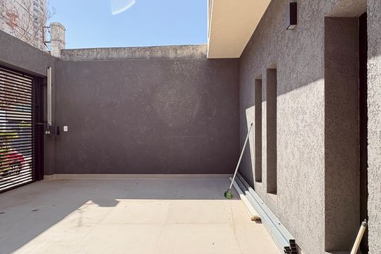 Garagem de casa à venda com 3 quartos, 117m² em Vila Palmeiras, São Paulo