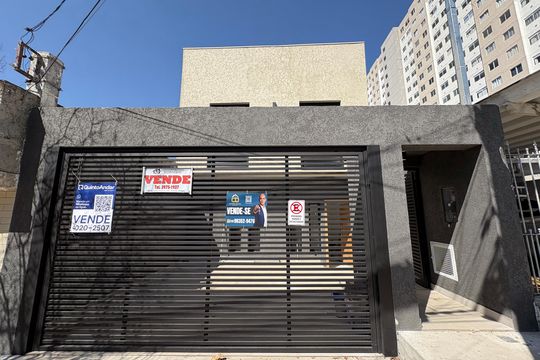 Fachada de casa à venda com 3 quartos, 117m² em Vila Palmeiras, São Paulo