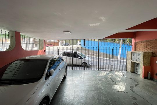 Garagem de casa para alugar com 3 quartos, 186m² em Jaguaré, São Paulo