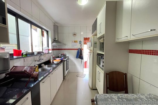 Cozinha de casa para alugar com 3 quartos, 186m² em Jaguaré, São Paulo