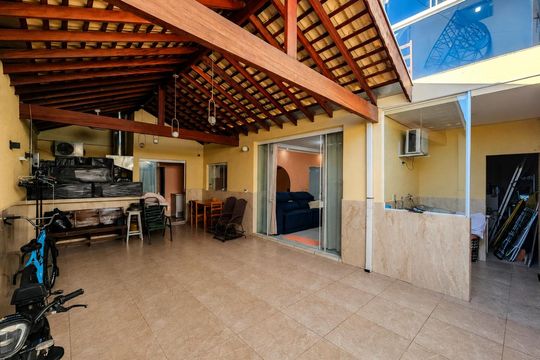 Área externa de casa para alugar com 4 quartos, 186m² em Vila Francisca, Campinas