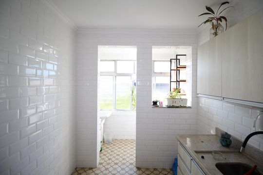 Cozinha de apartamento à venda com 3 quartos, 78m² em São Geraldo, Porto Alegre