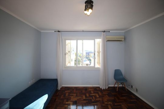 Sala de apartamento à venda com 3 quartos, 78m² em São Geraldo, Porto Alegre