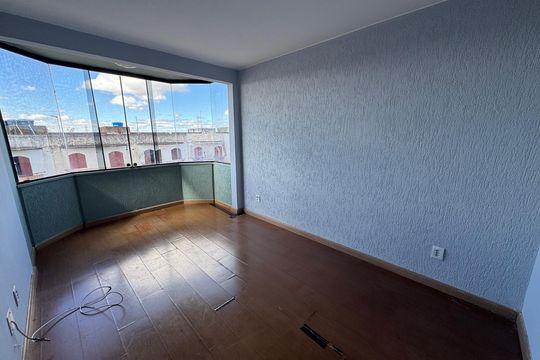 Sala de apartamento à venda com 1 quarto, 44m² em Guará I, Brasília