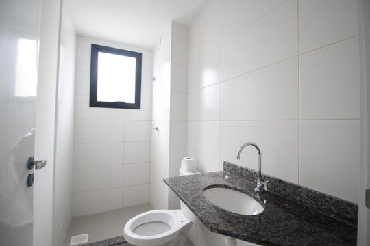 Banheiro de kitnet/studio à venda com 0 quarto, 10m² em Lomba do Pinheiro, Porto Alegre