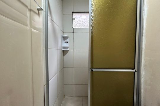 Banheiro de casa para alugar com 1 quarto, 25m² em Campeche, Florianópolis