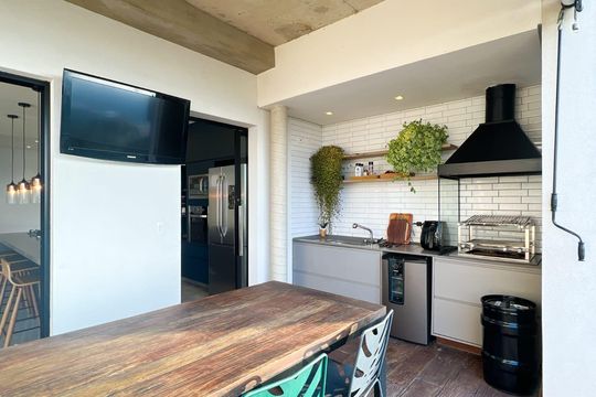 Varanda de casa de condomínio à venda com 3 quartos, 308m² em Alphaville, Santana de Parnaíba