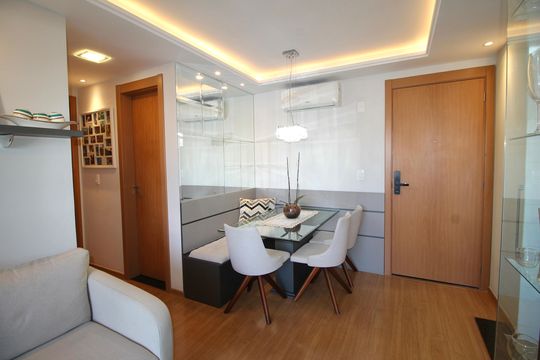Sala de jantar de apartamento à venda com 2 quartos, 55m² em Mossunguê, Curitiba