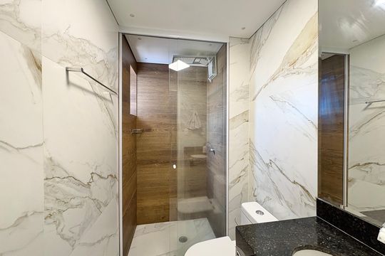 Banheiro de apartamento à venda com 2 quartos, 47m² em Vila Albertina, São Paulo