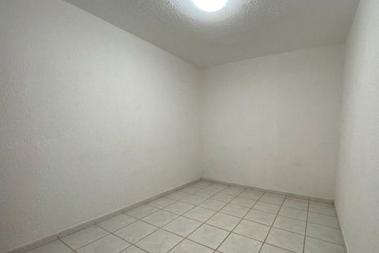 Quarto de kitnet/studio para alugar com 1 quarto, 25m² em Bela Vista, Vespasiano