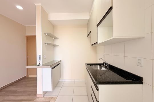 Cozinha de apartamento à venda com 2 quartos, 54m² em Jardim do Lago, Jundiaí