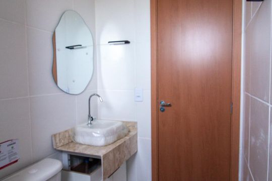 Banheiro de apartamento para alugar com 2 quartos, 45m² em Santo Antônio, Votorantim