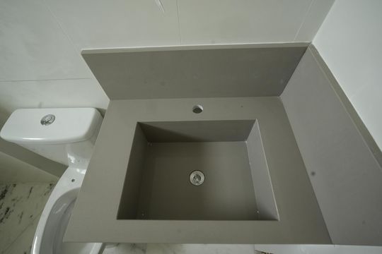 Banheiro de apartamento à venda com 1 quarto, 56m² em Jardim, Santo André