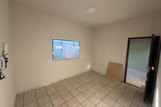 Quarto 2 de casa para alugar com 3 quartos, 115m² em Santa Mônica, Uberlândia