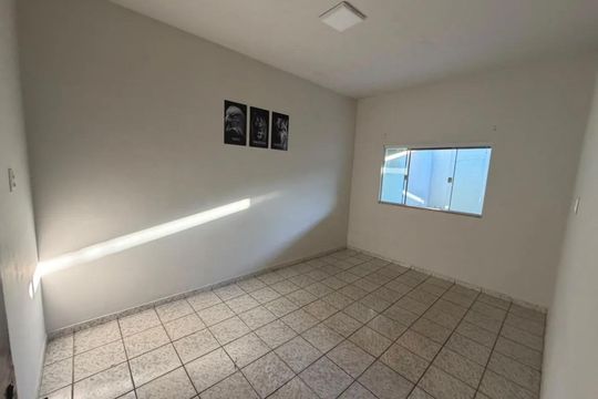 Quarto 3 de casa para alugar com 3 quartos, 115m² em Santa Mônica, Uberlândia
