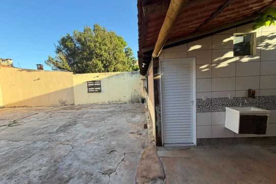 Área comum de casa para alugar com 3 quartos, 115m² em Santa Mônica, Uberlândia