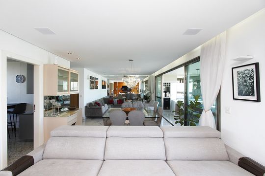 Apartamento para alugar com 4 quartos, 183m² em Belvedere, Belo Horizonte