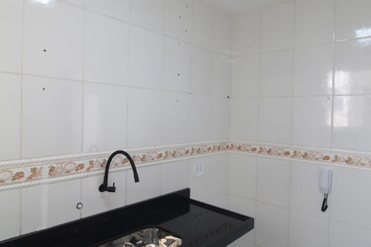 Cozinha e Área de Serviço de apartamento à venda com 2 quartos, 48m² em Piratininga, Belo Horizonte