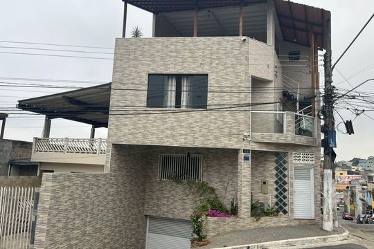 Fachada de casa para alugar com 3 quartos, 200m² em Jardim Imperador (Zona Leste), São Paulo