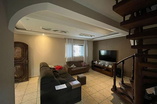 Casa para alugar com 3 quartos, 200m² em Jardim Imperador (Zona Leste), São Paulo