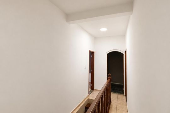 Corredor de casa para alugar com 3 quartos, 200m² em Jardim Imperador (Zona Leste), São Paulo