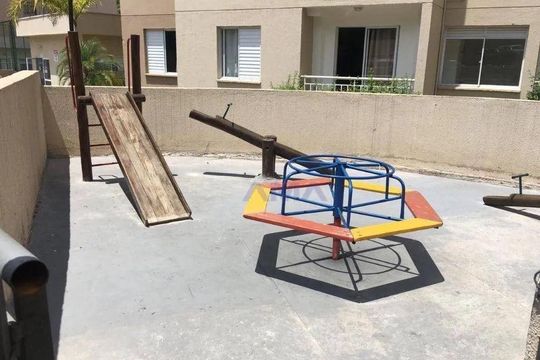 Área externa de apartamento para alugar com 3 quartos, 55m² em Jardim Isis, Cotia