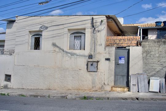 Fachada da Casa de casa à venda com 3 quartos, 75m² em Carlos Prates, Belo Horizonte