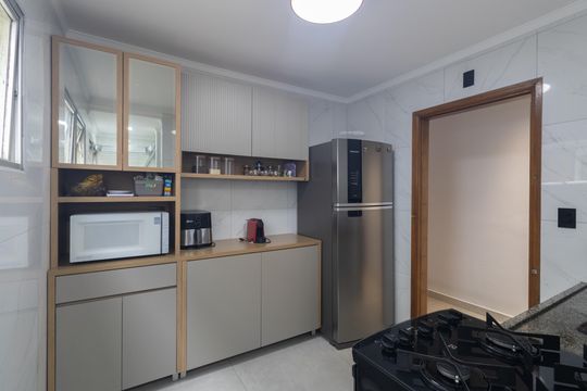 Cozinha e Área de Serviço de apartamento para alugar com 2 quartos, 60m² em Vila Gustavo, São Paulo