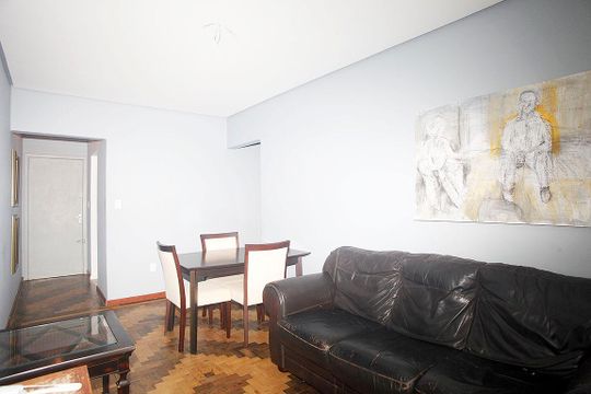 Sala de apartamento para alugar com 1 quarto, 49m² em Menino Deus, Porto Alegre
