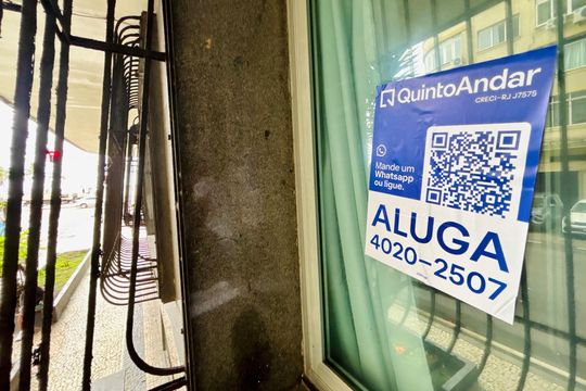 Placa de apartamento para alugar com 3 quartos, 129m² em Copacabana, Rio de Janeiro