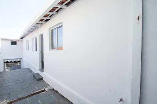 Corredor de casa à venda com 2 quartos, 100m² em Vila Santa Edwiges, São Paulo