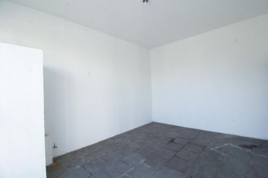 Garagem de casa à venda com 2 quartos, 100m² em Vila Santa Edwiges, São Paulo