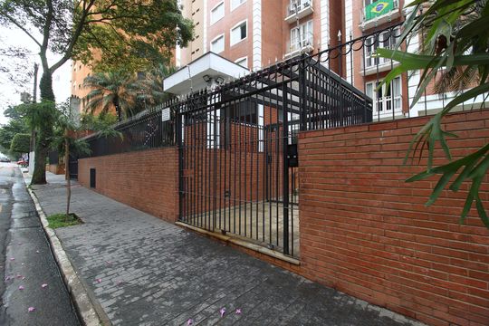 Fachada de apartamento à venda com 2 quartos, 74m² em Vila Uberabinha, São Paulo